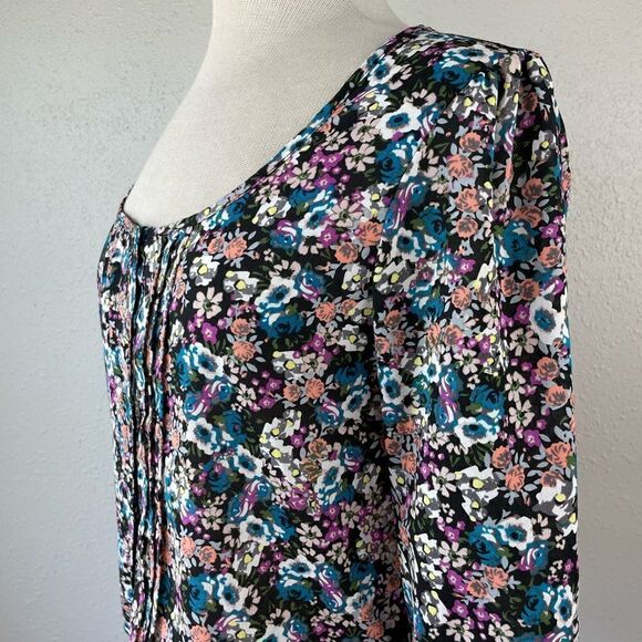 Mudd Floral Button Down Top Size M EUC - Picture 3 of 8
